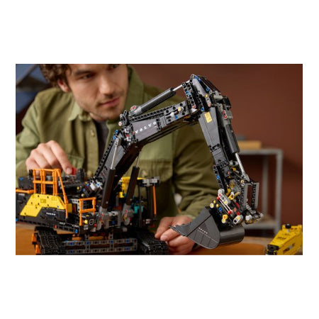 LEGO® Technic Volvo EC500 Hybrid Graafmachine - 42215