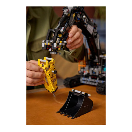 LEGO® Technic Volvo EC500 Hybrid Graafmachine - 42215