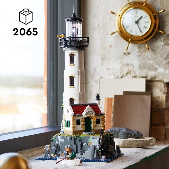 LEGO Ideas Gemotoriseerde vuurtoren met Lichtjes - 21335