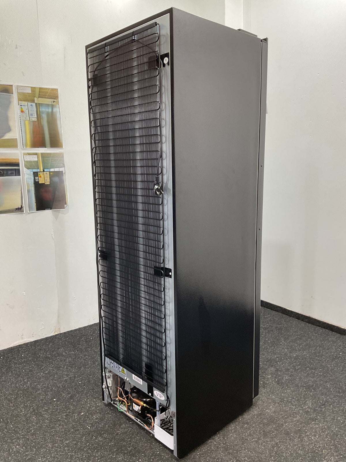 Inventum vrieskast VR1850B - No Frost - Zwart