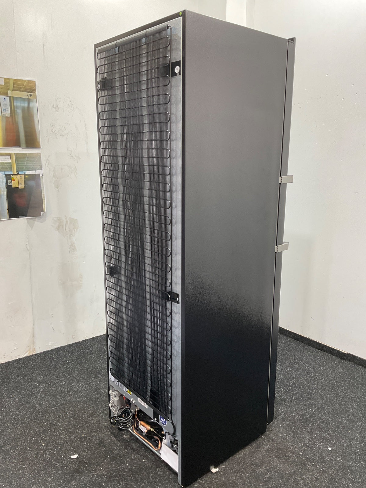 Inventum vrieskast VR1850B - No Frost - Zwart