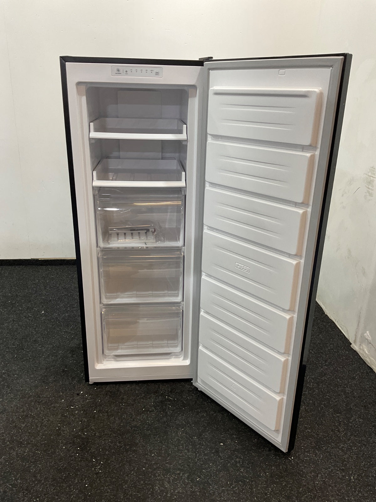 Inventum vrieskast VR1430B - Vrijstaand - Zwart 143cm