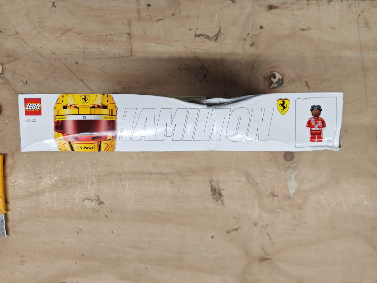 LEGO Editions Scuderia Ferrari HP Helm van Lewis Hamilton - 43022