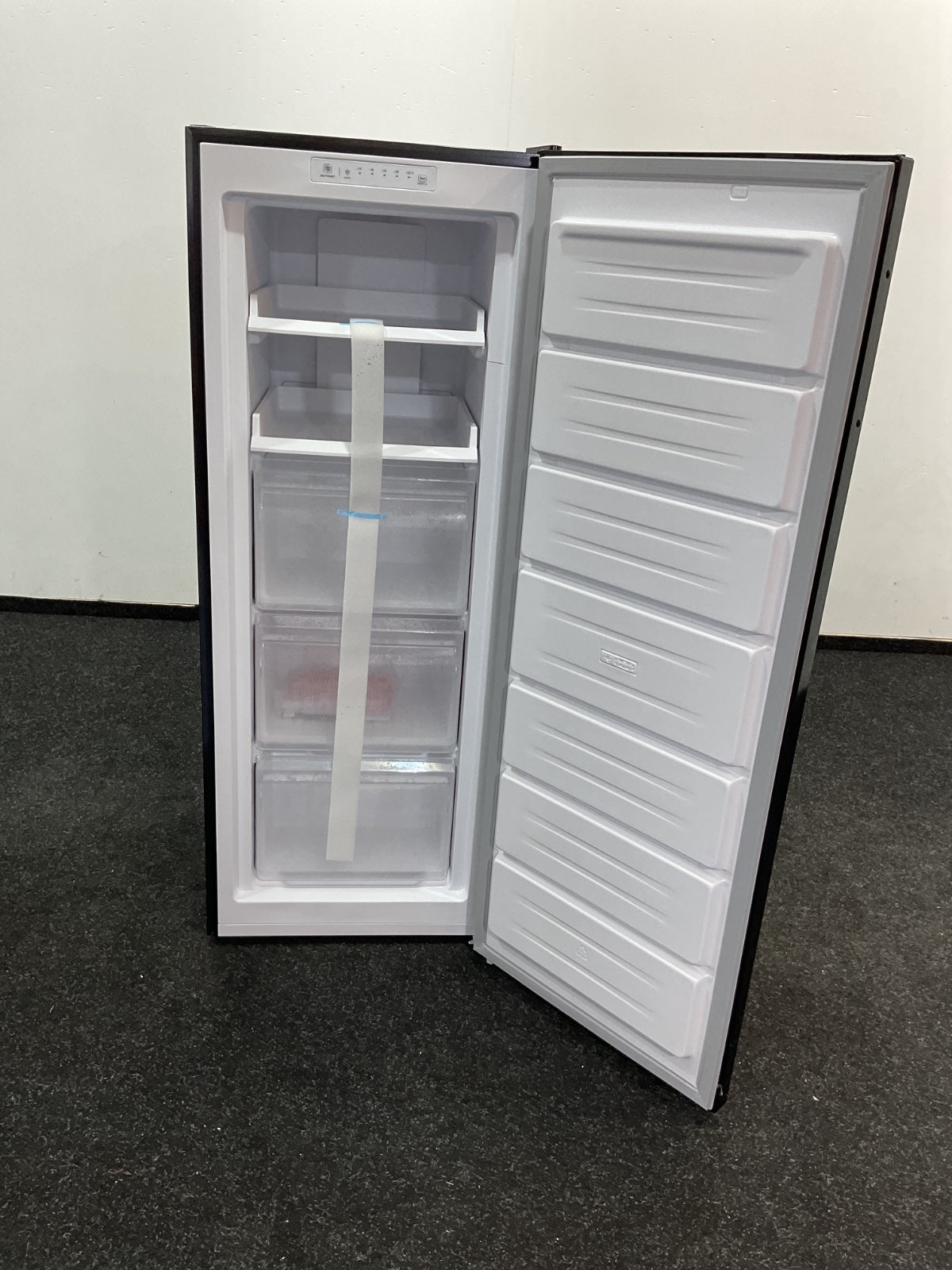 Inventum vrieskast VR1430B - Vrijstaand - Zwart 143cm