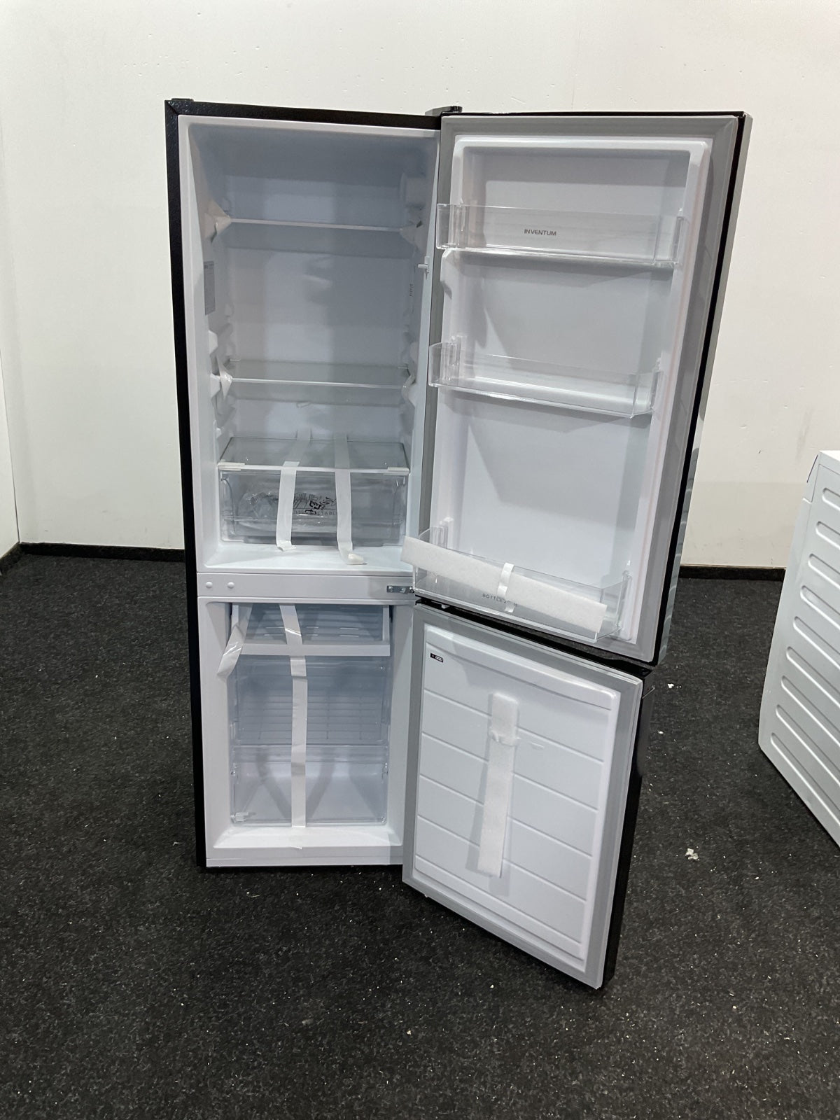 Inventum koelkast KV1500B - Zwart 150cm