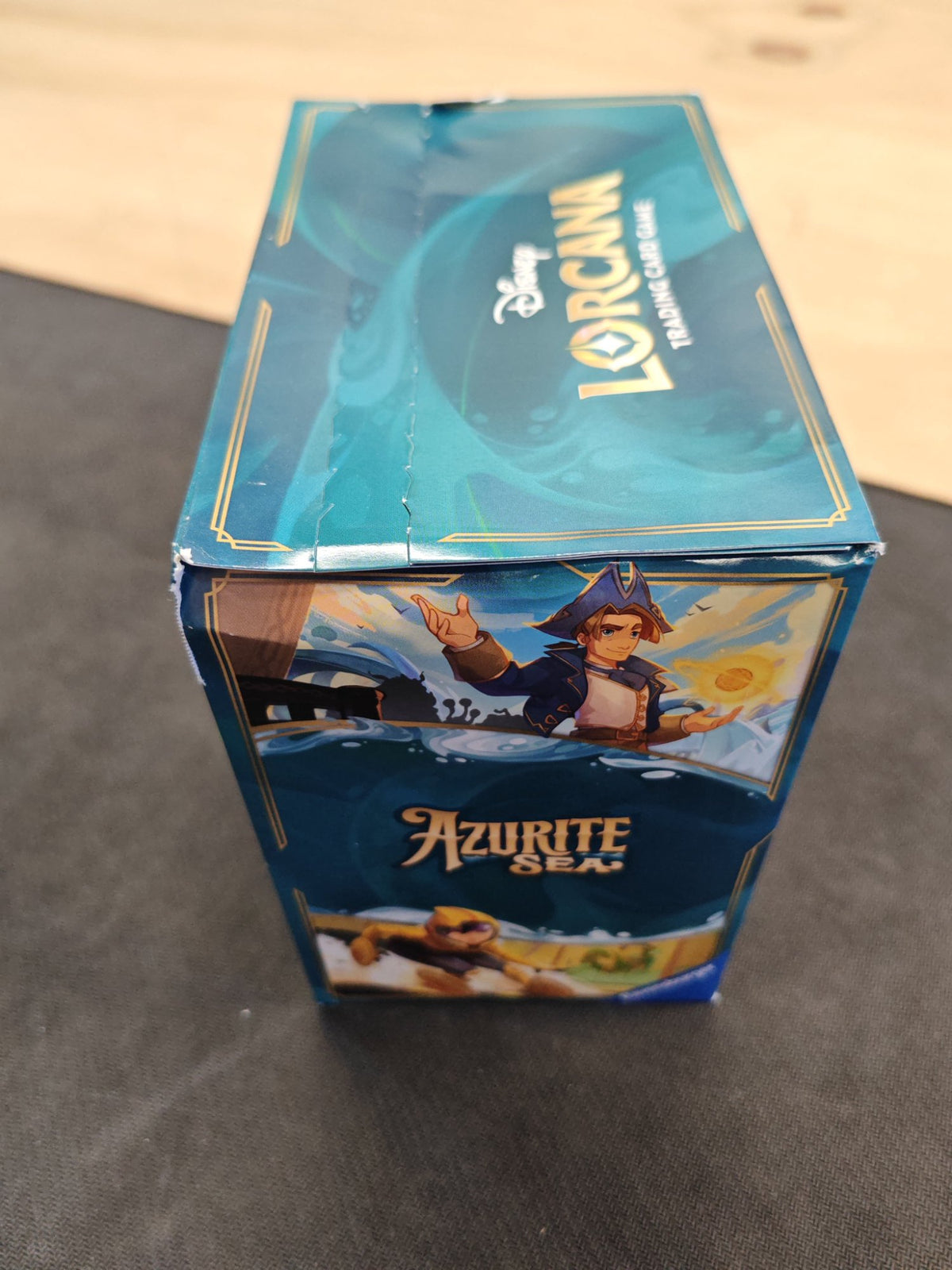 Ravensburger Disney Lorcana TCG Azurite Sea llumineer's Trove (Engelstalig)
