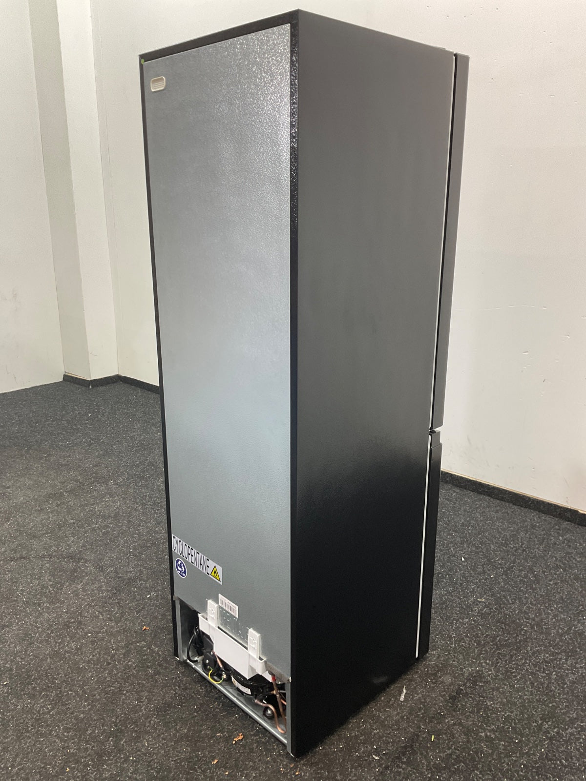 Inventum koelkast KV1500B - Zwart 150cm