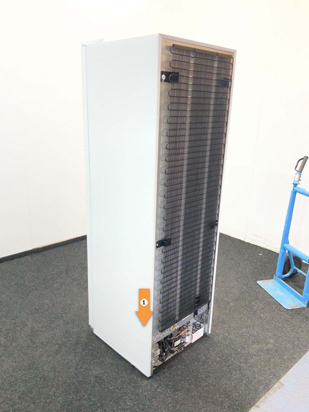 Inventum VR1850W No Frost kastmodel vriezer energiezuinig - 272 liter - 185 cm hoog - Supervriezen - Superkoelen - Energielabel C - Ledverlichting - Geschikt voor garage tot -15°C - Diepvrieskast - Vrijstaand - 8 lades/vakken - Wit
