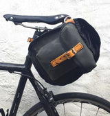 Nelson Longflap Saddlebag - 18L zwart