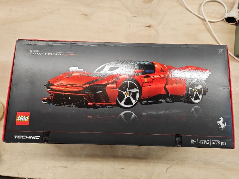 LEGO Technic Ferrari Daytona SP3 Raceauto - 42143