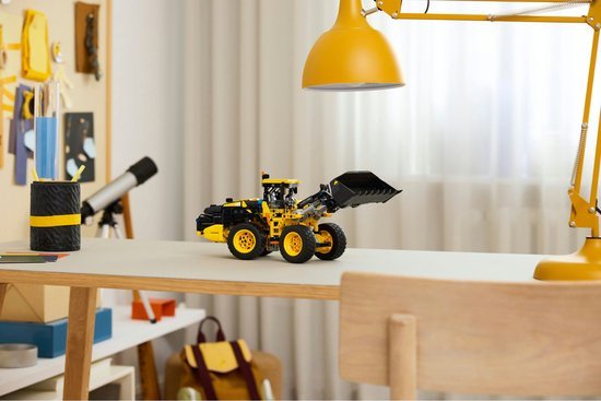 LEGO Technic Volvo L120 Electric Wiellader - 42209