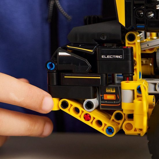 LEGO Technic Volvo L120 Electric Wiellader - 42209