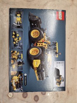 LEGO Technic Volvo L120 Electric Wiellader - 42209