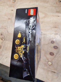 LEGO Technic Volvo L120 Electric Wiellader - 42209