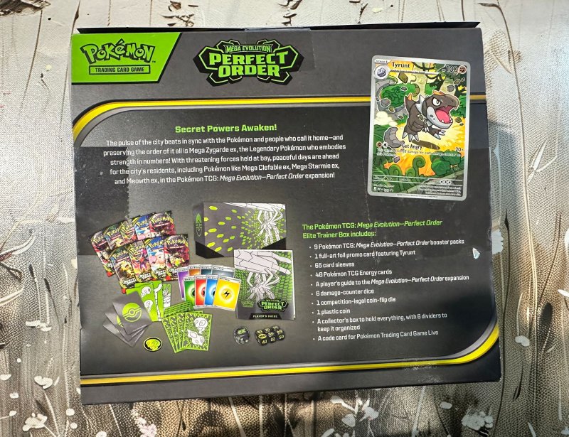 Pokemon: Perfect Order - Elite Trainer Box