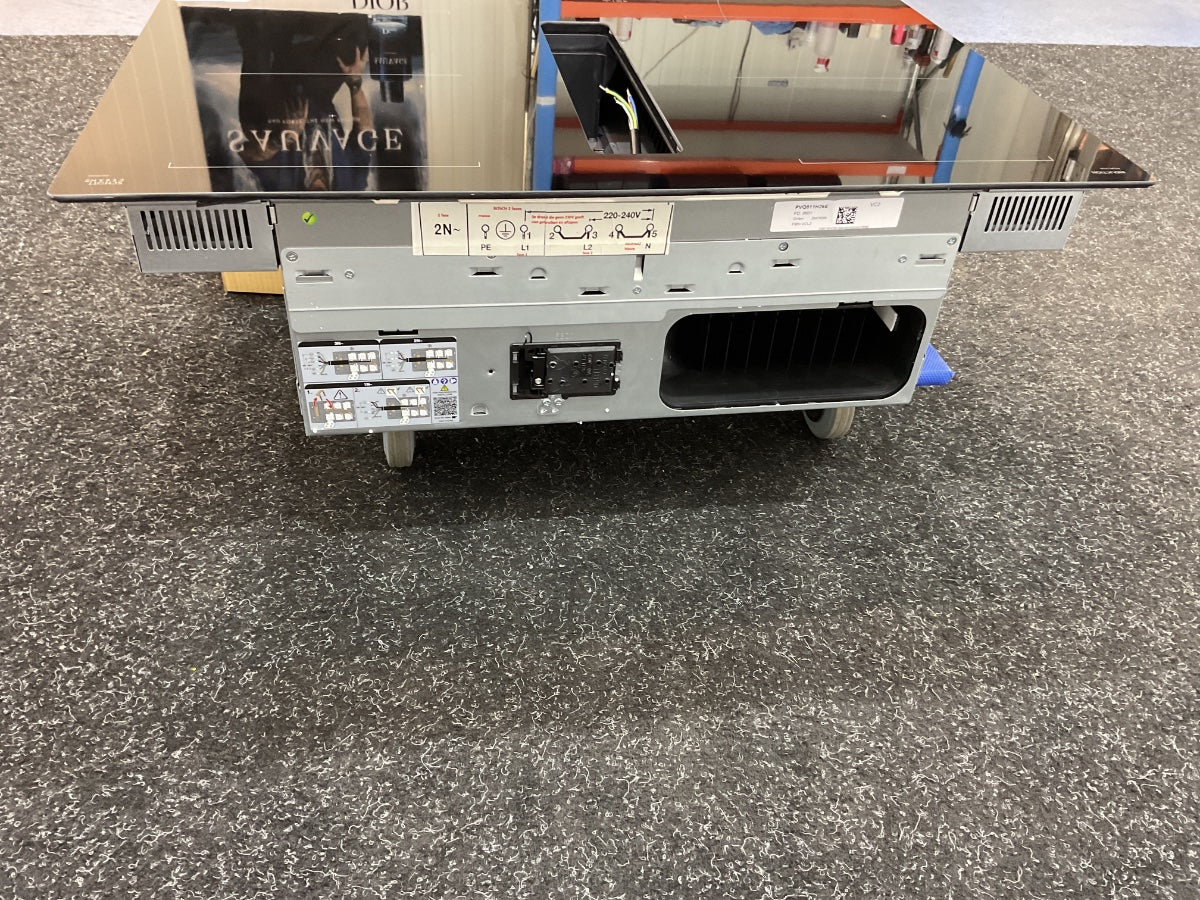 Bosch inbouw inductie kookplaat PVQ811H26E - Zwart - Geïntegreerde afzuiging