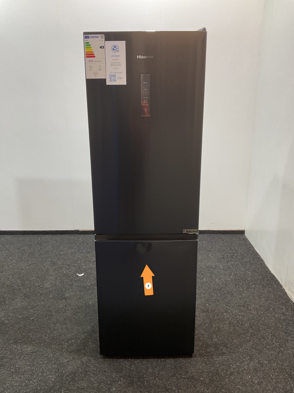 Hisense koelkast RB390N4BFC - 304 liter - Zwart