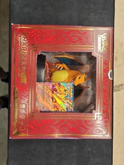 Pokémon Charizard ex Super Premium Collection - Trading Cards met figuur