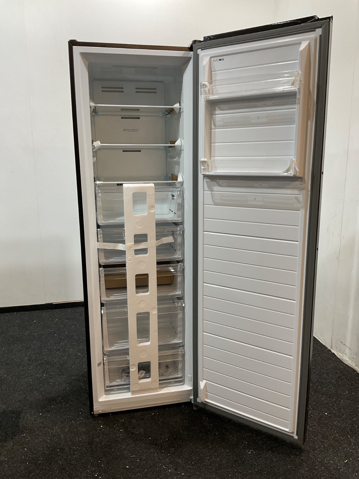 Inventum vrieskast VR1850B - vrijstaand - zwart