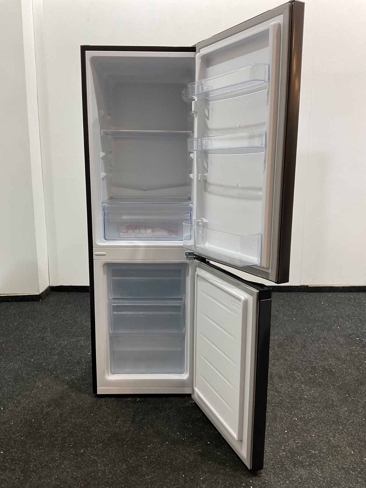 CHiQ koelkast FBM157L42 - Zwart RVS