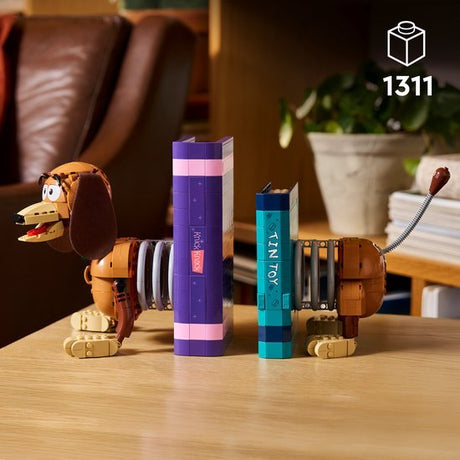 LEGO Disney en Pixar Toy Story Slinky Hond Boekensteunen Bouwpakket voor Volwassenen - 43301