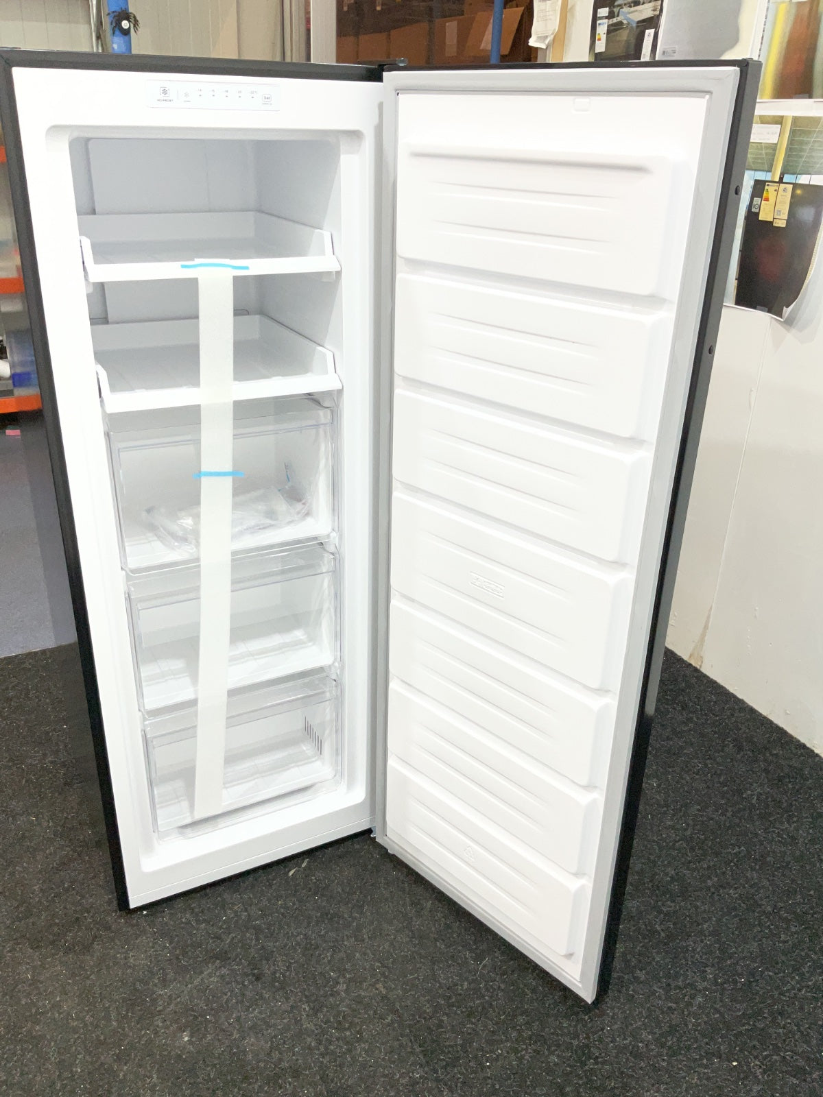 Inventum vrieskast VR1430B - Vrijstaand - Zwart 143cm