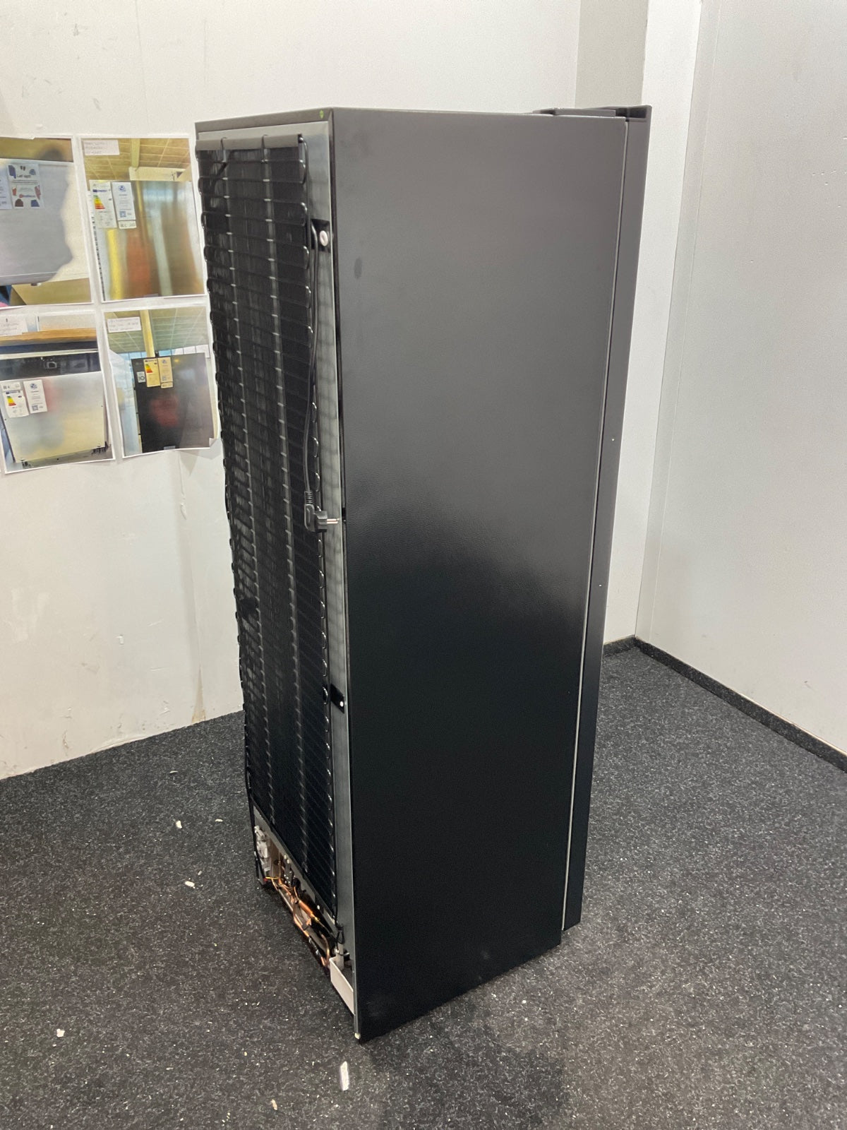 Inventum vrieskast VR1850B - No Frost - Zwart