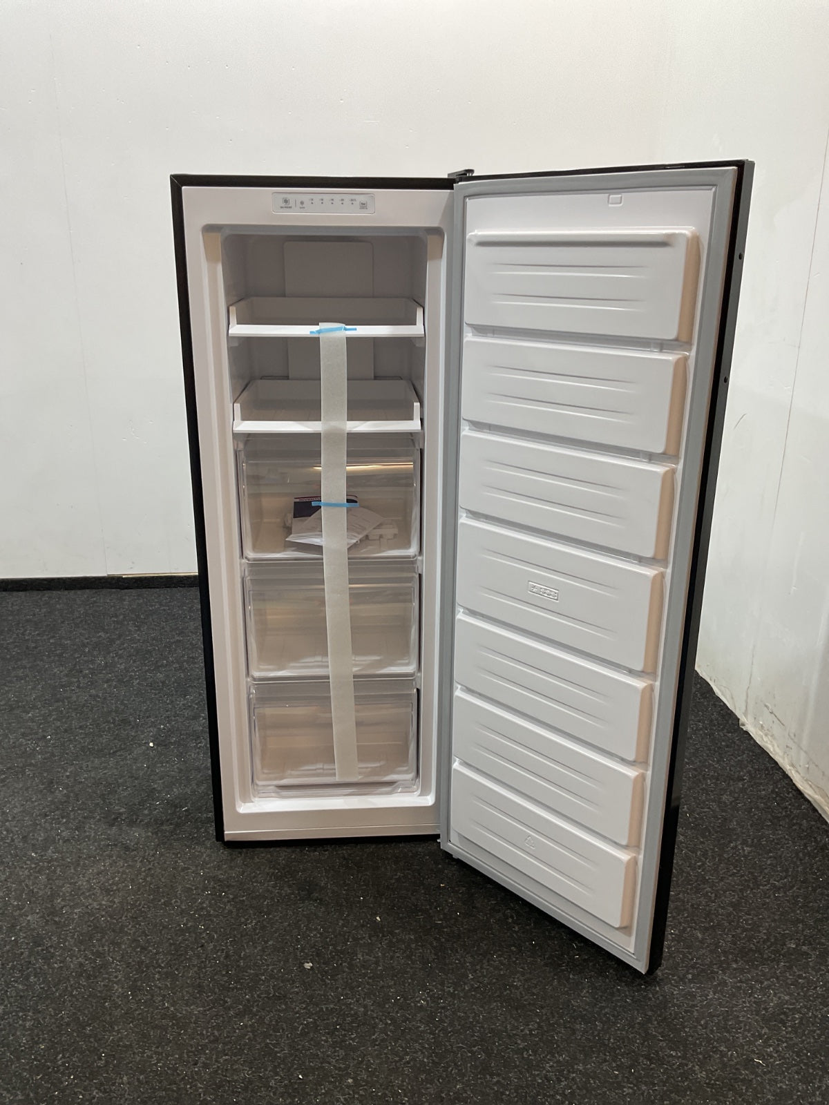 Inventum vrieskast VR1430B - Vrijstaand - Zwart 143cm