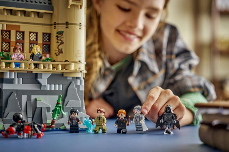 LEGO Harry Potter Kasteel Zweinstein: Ziekenzaal Bouwpakket voor Kinderen met 7 Minifiguren - 76463